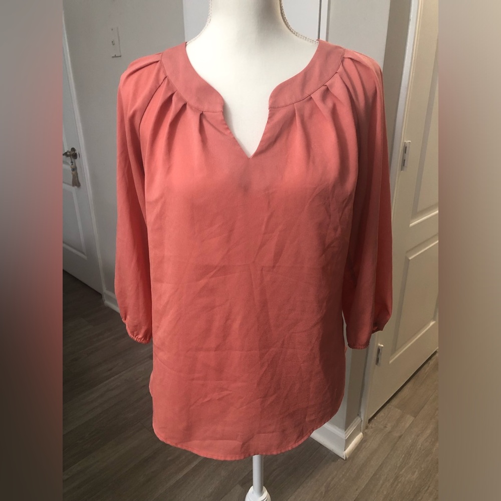Maurices Women’s V Neck Blouse Top Size Small Coral Hi Low Hem